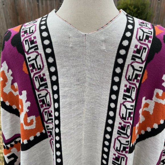 Flying Tomato Women's Small/Medium Long Cardigan Poncho Aztec Fringe Design - Picture 9 of 9